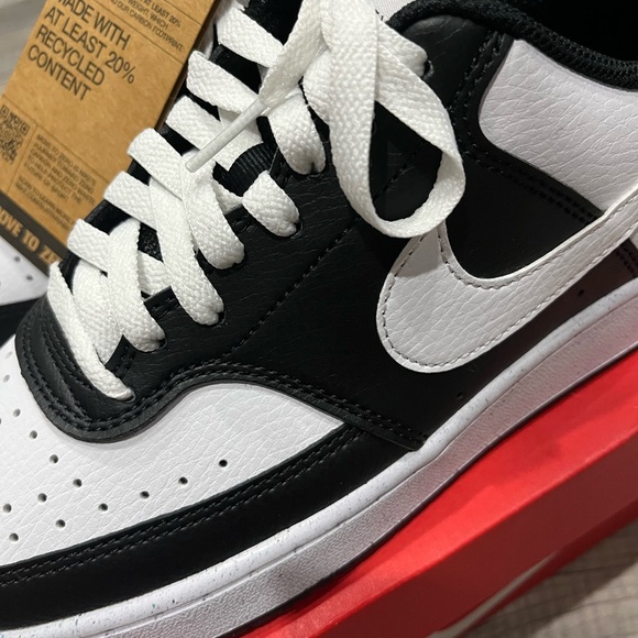 BNWT Nike Court Vision Low Black and White Sneakers - Picture 3 of 5
